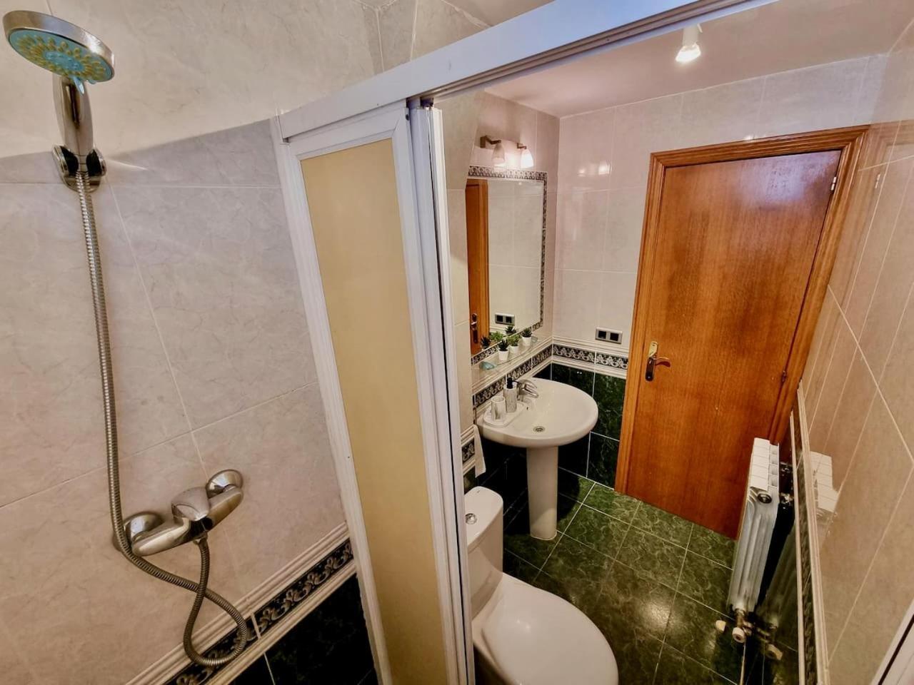Apartamento Daniel Zaragoza Bagian luar foto