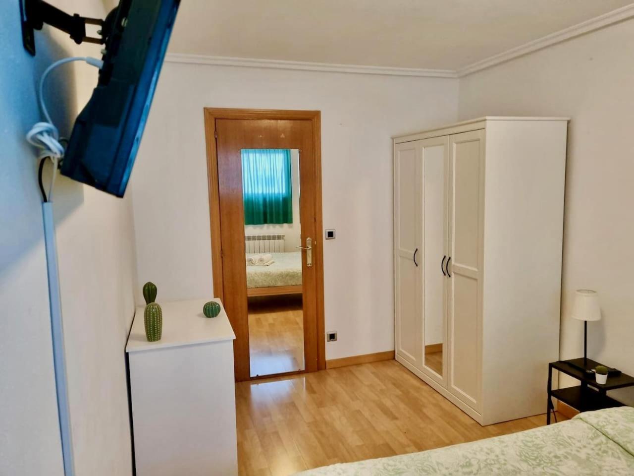 Apartamento Daniel Zaragoza Bagian luar foto